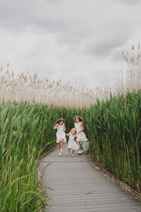 Siblings, Family Photoshoot Inspo, Family Photoshoot on the Boardwalk, Sisters #every_angle #FamilyPhotography #FamilyPhotographer #FamilyMemories #MakingMemories #Moments #Love #OutdoorAdventures #FamilyFun Nature Photoshoot, Photoshoot Inspo, Family Memories, Making Memories, Family Photoshoot, Ontario Canada, Family Photographer, Outdoors Adventure, Family Photography