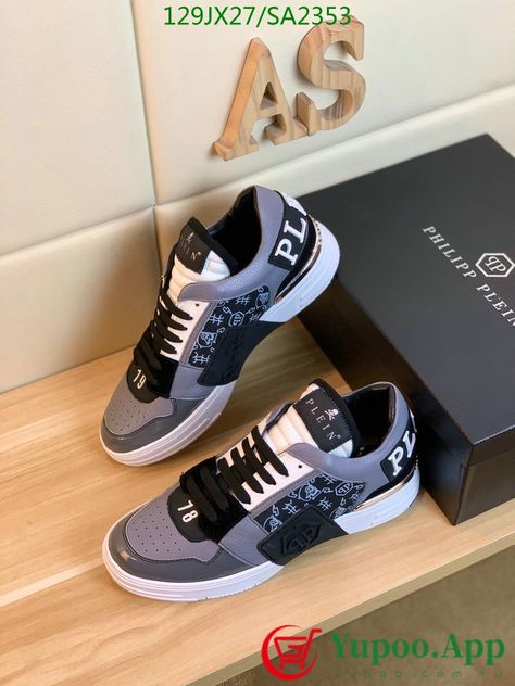 Snikers Shoes Men, Snikers Shoes, Expensive Sneakers, Philipp Plein Shoes, Casual Shoes Men, Mens Fashion Rugged, Hype Shoes, Fresh Kicks, Black Leather Shoes