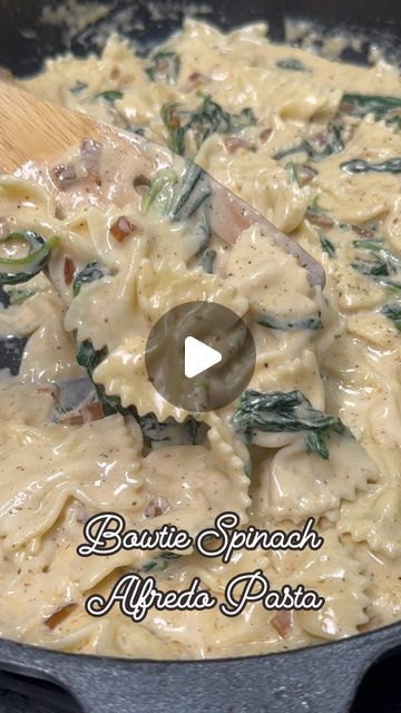 Vegetarian Bowtie Pasta Recipes, Creamy Spinach Alfredo Pasta, Alfredo Pasta Videos, Bowtie Alfredo Pasta, Bow Tie Alfredo Pasta, Alfredo Bowtie Pasta, Creamy Bowtie Pasta Recipes, Bow Pasta Recipes, Pasta Bowtie