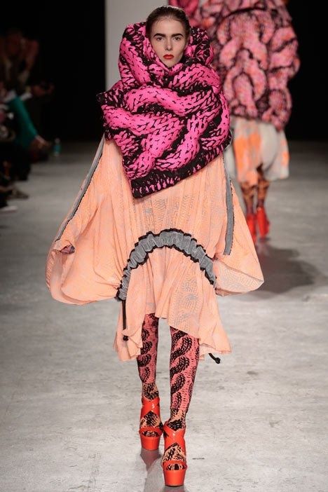 The illusion of giant cable knits was created by prints on sportswear fabric in Westminster student Philli Wood's BA fashion collection. Pink Brownies, Garment Inspiration, Outrageous Fashion, Pet Project, Graduation Style, Weird Fashion, Knitwear Fashion, Textiles Fashion, Sonia Rykiel