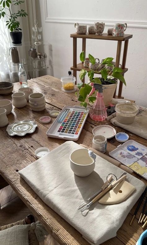 Handcraft Aesthetic, Juliacore Aesthetic, At Home Ceramics, Megan Aesthetic, Lindsey Core, Summer Hobbies, Clay Artist, Clay Set, Cerámica Ideas