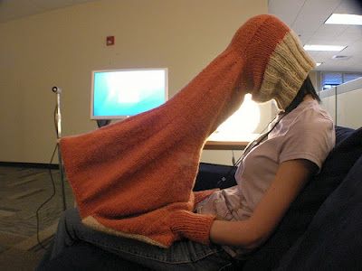 laptop privacy sweater ... I can't stop laughing. thats kinda fricking awesome!:D Knitting Humor, Can't Stop Laughing, Have A Laugh, E Card, Bones Funny, Funny Things, Lorraine, Make Me Smile, Dumb And Dumber