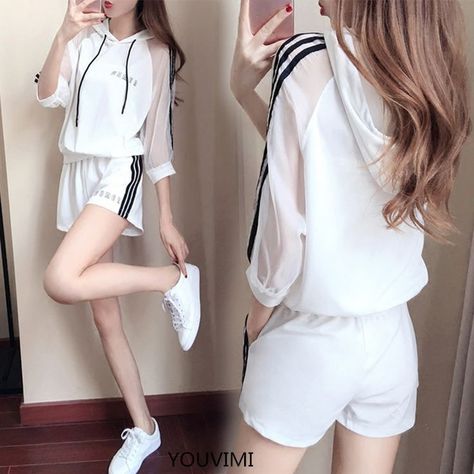 Gadis yang terlahir memiliki paras yang sangat sangat cantik bagaikan… #fiksiremaja # Fiksi remaja # amreading # books # wattpad Korean Girl Fashion, Korean Fashion Trends, Ulzzang Fashion, Fashion Attire, Stylish Dress Designs, Kpop Fashion Outfits, Girls Fashion Clothes, Teenage Fashion Outfits, Korean Outfits