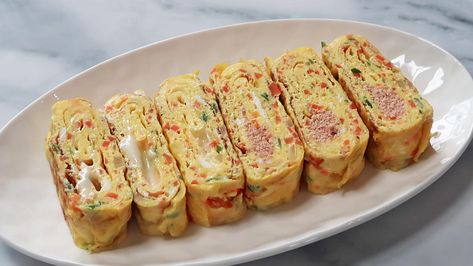 Korean-style rolled omelette (Gyeran-mari) #food #meal #foods #healthyfood #keto Korean Egg Rolls, Gyeran Mari, Rolled Omelette, Korean Egg, Crispy Rolls, Dinner Choices, Popular Side Dishes, Pickled Radishes, Korean Cooking