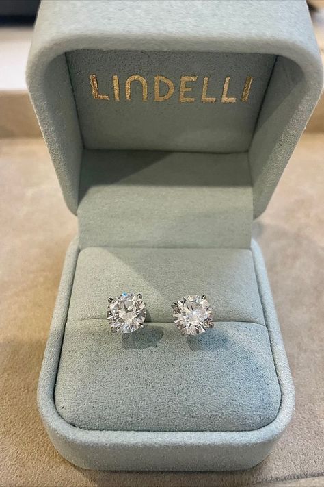 Diamond Earring Stack, Real Diamond Earrings, Iconic Moments, Luxury Jewellery, Lab Grown Diamonds Engagement, Moissanite Earrings, Classy Jewelry, Moissanite Jewelry, Stacked Jewelry