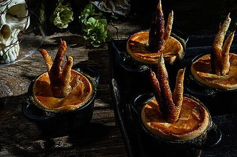 Cow Tongue Recipe, Witches Dinner Party, Elettra Wiedemann, Witches Dinner, Halloween Food Ideas For Dinner, Halloween Cheesecake, Food Ideas For Dinner, Dinner Halloween, Mini Chicken Pot Pies