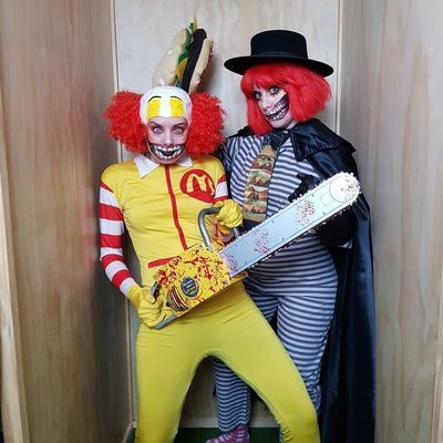 Mcdonald Costume, Hamburglar Costume, Ronald Mcdonald Costume, Unique Couples Costumes, Wonder Forest, Best Halloween Costumes Ever, Unique Couple Halloween Costumes, Top Halloween Costumes, Couples Halloween Costume Ideas