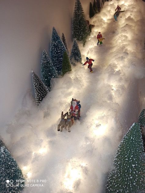 Ski Christmas Decorations, Xmas Village Ideas, Christmas Village Decorations Diy, Christmas Village Display With Train, Christmas Village Ski Slope Diy, Xmas Village Display Ideas Diy, Christmas Diorama Ideas Winter Scenes, Christmas Village Diy Accessories, Holiday Village Display Ideas