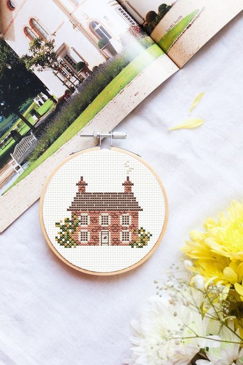 Cottagecore Cross Stitch, Cottage Cross Stitch, Cottagecore Decorations, Spring Cross Stitch, House Cross Stitch, Cross Stitch House, Small Cross Stitch, Stitch Ideas, Embroidery Inspiration