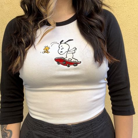 I just rly wanted to show you guys the new snoopy messenger bag that is adjustable!!!! 🤭 . . . . #snoopy Snoopy Clothes, Happy Snoopy, Going To Japan, Styled Outfits, Snoopy Shirt, Clothes Aesthetic, Outfits Aesthetic, Shirt Outfit, Aesthetic Clothes