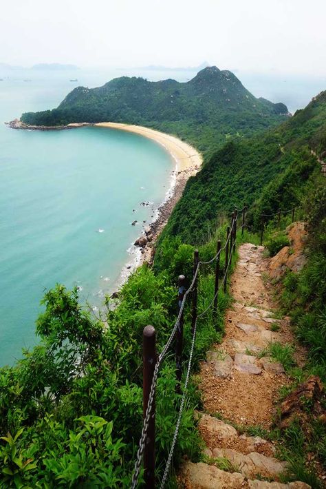 Escape from the hustle of central Hong Kong and Kowloon to Lantau Island. Here, hiking trails wind throughout nature and provide views of local beaches. Hong Kong Travel Tips, Hong Kong Beaches, Lantau Island, Hong Kong Photography, Central Hong Kong, Romantic Travel Destinations, Hong Kong Disneyland, Hong Kong Travel, Romantic Vacations