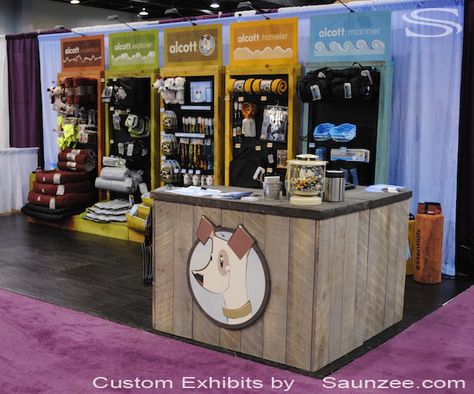 Pet Shop Sign, Pet Expo Booth Ideas, Pet Store Display, Corner Counter, Indoor Dog Park, Pet Store Design, Food Expo, Pet Store Ideas, Trade Show Booths