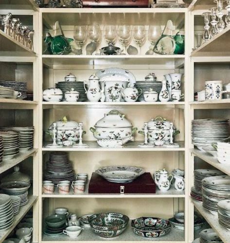 Fiona Finds’s Instagram profile post: “Good morning, wouldn’t it be lovely to be able choose which cup you would like your morning coffee from in this walk in porcelain cupboard…” Case In Stile Country, Kitchen Butlers Pantry, Pantry Room, Glam Pad, Desain Pantry, Pantry Shelving, Pantry Closet, Kitchen Pantry Design, Modul Sofa