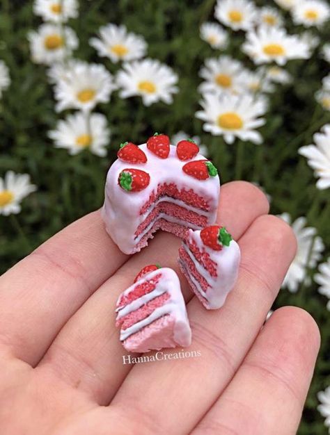 polymer clay pink red strawberry ombré cake by HannaCreations Polymer Clay Cakes, Polymer Miniatures, Cake Polymer Clay, Clay Strawberry, Ombré Cake, Comics Sketch, Fimo Art, Cake Earrings, Friend Valentine Gifts