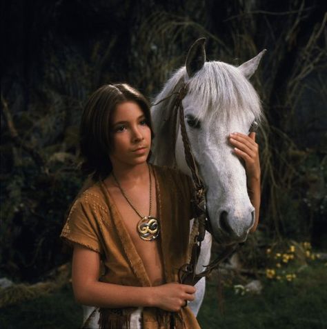 Noah Hathaway as Atreyu in THE NEVER ENDING STORY (1984) Neverending Story Movie, Noah Hathaway, Inigo Montoya, Scary Kids, 1984 Movie, Neverending Story, Ending Story, Pet Sematary, Sci Fi Shows