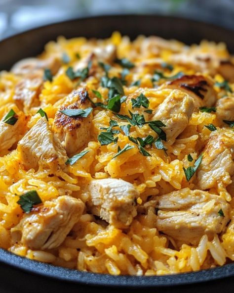 🔥 Buffalo Chicken and Cheddar Rice 🔥 🍽️ Serves: 4 ⏲️ Cooking Time: 30 minutes 🔥 Calories per serving: 550 📝 Ingredients: 2 cups cooked white rice 2 chicken breasts, cooked and shredded 1/2 cup buffalo sauce 1 cup shredded cheddar cheese 1/4 cup cream cheese, softened 1/4 cup ranch dressing 1/4 cup chopped green onions 1 tsp garlic powder 1 tsp paprika Salt and pepper to taste 1 tbsp butter Optional toppings: extra buffalo sauce, ranch drizzle, or chopped cilantro 👩‍🍳 Instructions: In a la... Buffalo Chicken And Cheddar Rice, Buffalo Chicken Rice, Cheddar Rice, Buffalo Chicken Breast, Cooked White Rice, Shredded Buffalo Chicken, Shredded Cheddar Cheese, Cooking White Rice, Daily Recipes