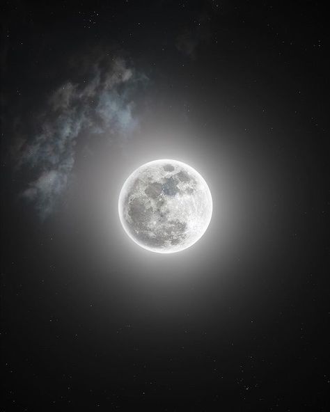 Silver Moon Aesthetic, White Moon Aesthetic, Moon Reference, Moon Dark, Moonlight Photography, The Moon Is Beautiful, White Moon, Iphone Background Images, Background Wallpaper For Photoshop