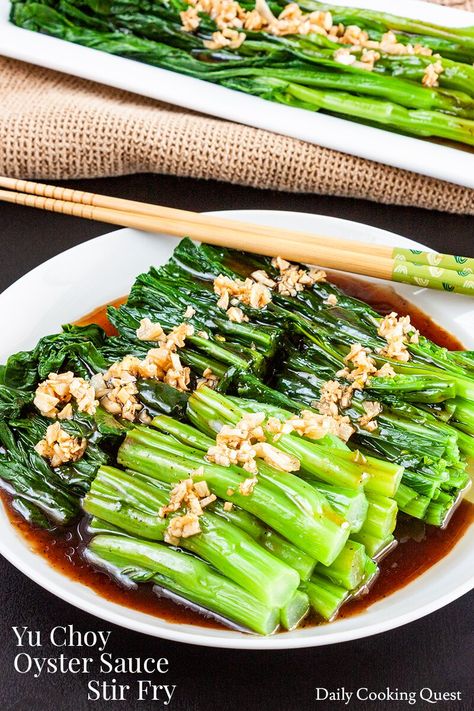 Yu choi is probably the most common Chinese greens served in any Chinese restaurant the world over, and this recipe for yu choi oyster sauce stir fry is truly a… Broccoli With Oyster Sauce, Chinese Cuisine Recipes, Chinese Broccoli, Dessert Chef, Cooking Chinese Food, Chinese Vegetables, Chinese Greens, Easy Chinese Recipes, Sauteed Vegetables