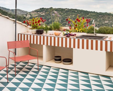 Sicilian Home, Sicilian Decor, Interior Desig, Dark House, Esstisch Modern, Italian Home, Ancient Buildings, Old Windows, Roof Terrace