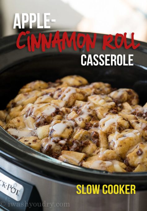 Just toss the ingredients in your crock pot and this Slow Cooker Apple Cinnamon Roll Bake will be ready in a flash! Apple Cinnamon Roll Casserole, Apple Recipes Crockpot, Apple Cinnamon Roll Bake, Roll Desserts, Cinnamon Roll Turkeys, Xmas Brunch, Crockpot Cinnamon Rolls, Slow Cooker Cinnamon Rolls, Roll Cheesecake