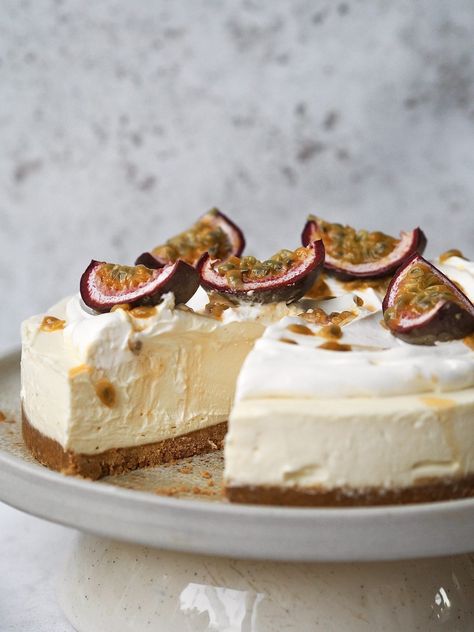 White Chocolate and Passion Fruit Cheesecake - Desert Island Dishes Cheesecake Passion Fruit, Fancy Cheesecake, Island Desserts, Passion Fruit Dessert, Passion Fruit Recipes, Cheesecake Deserts, Passion Fruit Cheesecake, Passion Fruit Cake, Passionfruit Cheesecake