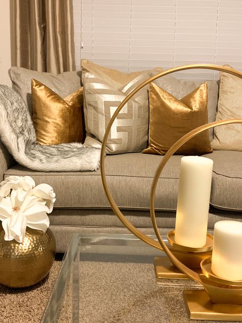 Gold House Aesthetic, White Esthetics, Golden Pillow, Tan Living Room, Gold Room, Gold Rooms, Gold Living Room, Home Themes, Table Decor Living Room