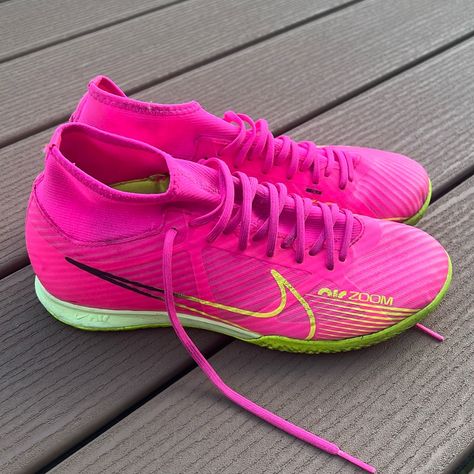 Nike Air Superfly Indoor Soccer Shoes. Good Condition, Only Used For 2 Indoor Sessions & Never Worn Other Than Turf. Hot Pink With Neon Yellow Indoor Cleats Soccer, Pink Football Cleats, Indoor Soccer Cleats, Indoor Soccer Shoes, Indoor Shoes, Indoor Soccer, Nike Air Force Ones, High Sneakers, Red Nike