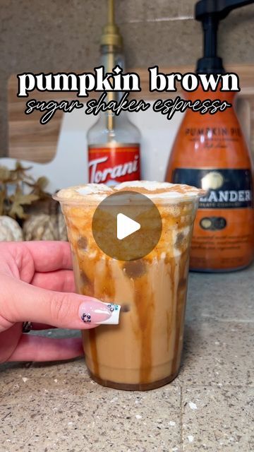 anabelle redeemer on Instagram: "brown sugar shaken espresso with pumpkin cold foam 😋🍂 fall drinks are superior! 🤎  ingredients: - 1 tbsp brown sugar - 1-2 pumps @torani brown sugar cinnamon syrup - pumpkin pie spice  - 2 shots espresso  - ice  - oatmilk   pumpkin cold foam: - 1 pump @hollanderchocolate pumpkin pie sauce  - 1.5 tbsp heavy whipping cream - 1.5 tbsp half & half   #brownsugar #brownsugarshakenespresso #pumpkinspice #pumpkincoldfoam #pumpkinlatte #pumpkinseason #coffee #coffeeholic #coffeetime #coffeelover #coffeeaddict #icedcoffee #icedlatte #icedcoffeeaddict #icedcoffeeathome #falldrinks #fallcoffee #shakenespresso #coffeereels #reelsinstagram #reels" Pumpkin Pie Sauce, Brown Sugar Cinnamon Syrup, Brown Sugar Shaken Espresso, Pumpkin Cold Foam, Pumpkin Pie Syrup, Shaken Espresso, Pumpkin Syrup, Iced Coffee At Home, Cinnamon Syrup