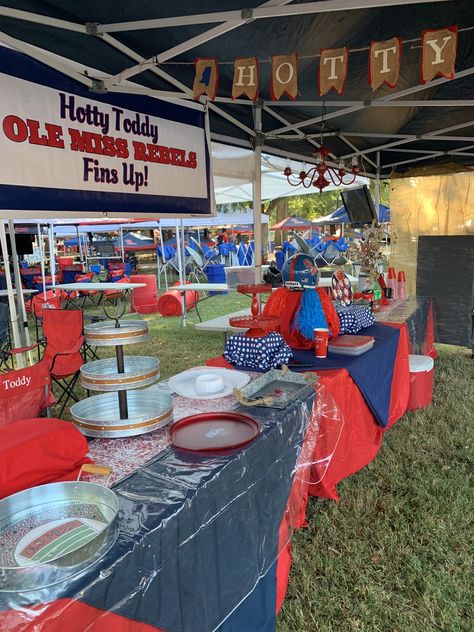 Ole Miss Grove Tailgate, Ole Miss Tailgate Decorations, College Football Tailgate Ideas, Ole Miss Tailgating Decorations, Ole Miss Tailgate, Ole Miss Tailgating, Tailgate Decor, Tailgate Party Decorations, Senior Breakfast