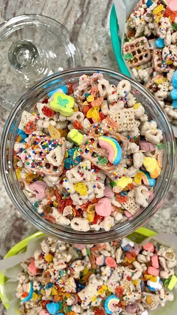 Maegan Brown ~ The BakerMama on Instagram: "What makes this Magic Mix so magical and snackalicious? 🪄🌈😋 You’ll have to make it to find out! 😛✨ What you need: ☘️ 1 (16 ounce) box Lucky Charms cereal, marshmallows separated from cereal 🌈 3 cups Chex cereal ☘️ 2 cups pretzel snaps (or mini pretzels) 🌈 1 (16 ounce) package vanilla candy coating ☘️ 1 (2 ounce) container rainbow jimmies or sprinkles 🌈 2 cups Fruit Loops or Fruity Pebbles cereal (or another rainbow colored cereal) How it’s made: Pretzel Snaps, Fruity Pebbles Cereal, Pebbles Cereal, Lucky Charms Cereal, Chex Cereal, Mini Pretzels, Cereal Treats, Fruit Loops, Fruity Pebbles