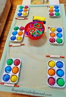 Play Doh Party, Playdough Party, Wiggles Birthday, Painting Birthday, Birthday Activities, Art Birthday Party, Birthday Party Activities, Rainbow Birthday Party, Rolling Pins