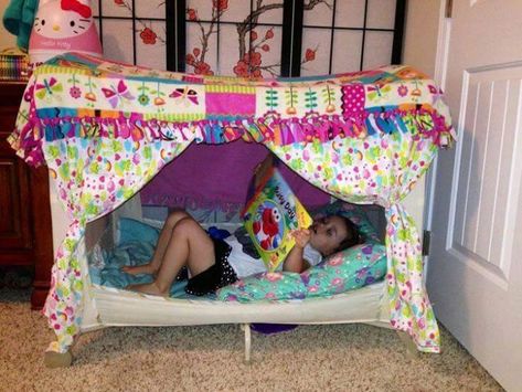 What a great way to upcycle an old travel cot! 😃 Playpen Ideas, Reading Tent, Pack N Play, Pack And Play, Travel Cot, Toddler Room, Kids Playroom, Future Kids, Boy's Room