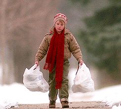 Grocery bags ripping GIF Christmas Films Aesthetic, Winter Red Aesthetic, Winter Home Aesthetic, Christmas Movies Aesthetic, Homealone Christmas, Christmas Movie Aesthetic, The Holiday Movie, Home Alone Movie, Kaptan Jack Sparrow