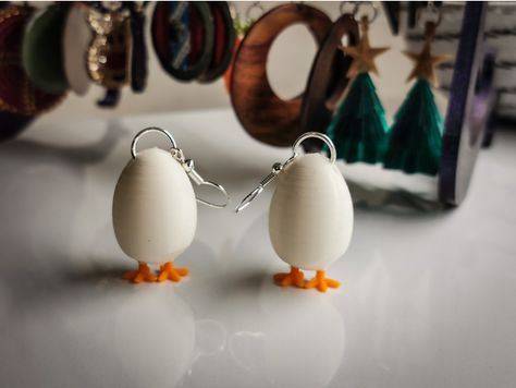 Easy to print. I recommend a small support direct underneath the egg. I printed the legs with orange pla and topped it with white. Hope you like it. 3d Printed Things To Sell, 3d Printed Things, 3d Crafts, 3d Printing Projects, 3d Craft, 3d Pen, Print Ideas, Polymer Clay Projects, The Egg