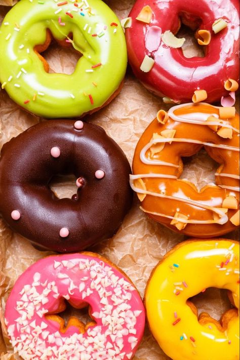 Dougnuts, donuts, beautidul, decoration, sweet, Doughnut Decorations, Glazed Donut, Fried Dough, Food Stall, Types Of Food, Sweet Snacks, Decoration Ideas, Scream, Donuts