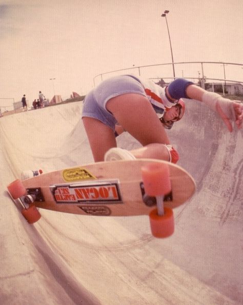 Tumblr, Patti Mcgee, Skater Chick, Sweat Lodge, Old School Skateboards, Vintage Skate, Skate And Destroy, Vintage Skateboards, Pro Skaters