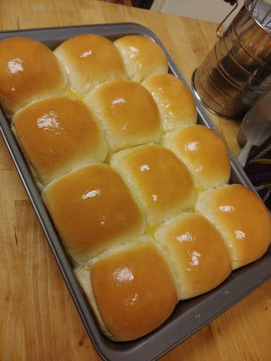 Amish Dinner Rolls | Just a Pinch Recipes Amish Rolls, Amish Dinner Rolls, Honey Rolls, Egg Dinner, Fancy Butter, Eggs Dinner, Vegan Chickpea Curry, Caramel Apple Dip, Grandma Cooking