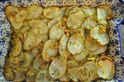 Mandolin Potatoes, Mandolin Recipes, Baked Potatoes In The Oven, Potato Chip Chicken, Potatoes In The Oven, Baked Potato Chips, Quick Side Dishes, Potato Sides, Winner Winner Chicken Dinner