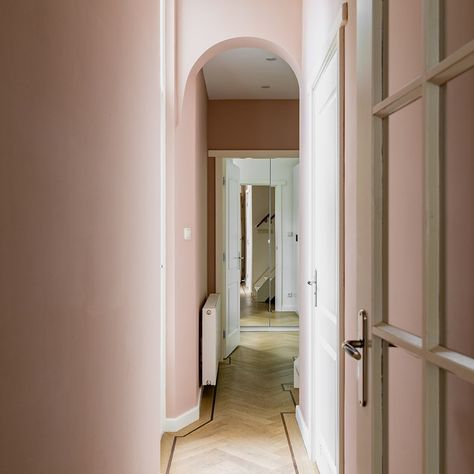 Pure & Original - Eco Paint on Instagram: “Walking trough this hallway in the colour Skin Powder feels like a soft and tender touch. Create character in your own hallway with…”