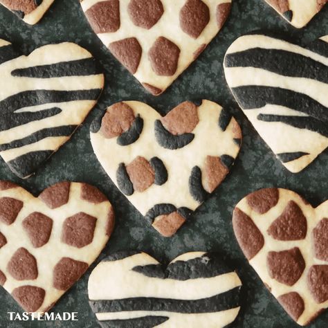 Tastemade Japan, Creative Cookies, Animal Cookies, Fun Baking Recipes, Cute Cookies, Shaped Cookie, Sweet Snacks, Chocolate Cookie, Cookie Decorating