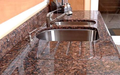 Sink Doble Para Granito https://www.igraherrajes.com/producto/tarjas-de-acero-ss-32-14-x-18-12-x-9-pgranito/ How To Make Concrete Countertops, Stained Concrete Countertops, Making Concrete Countertops, Brown Granite Countertops, Kitchen Design Countertops, Granite Countertops Colors, Kitchen Slab, Outdoor Kitchen Countertops, Concrete Countertop