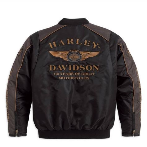 harley nylon jacket 97548-13vm size:M.L.XL.XXL usd50 .if you like pls email me to ridersdream@hotmail.com. whatsapp:+33757935786 Harvey Davidson, Nylon Outerwear, Harley Jacket, Harley Davidson Merchandise, Harley Davidson Leather Jackets, Leather Biker Vest, Harley Davidson Clothing, Men Coats, Harley Davidson Jacket