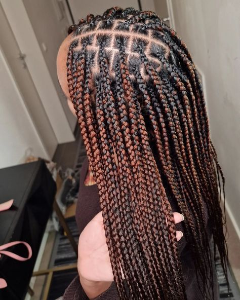 knotless braids Follow us on ig👇 Hair braided by @munichhairbraider Follow us @natural_mary_o @natural_mary_o_hair #münchenhairbraider . . . . . . . . ____________________________________ #munichhairbraider #braidingwig #hairbraiding #braidsbyme #braidedstyles #frenchbraids #longbraids #twobraids #boxbraids #braidstyles #braidstyles #knotlessboxbraids #knotless #beads #instahair #voiceofhair #braidsgang #broner #protectivehairstyle #longhair #cornrows #braids #hairstyles #braidswithcurl... Braids With Knots, Knotless Beads, Cornrows Braids Hairstyles, Hair Braider, Box Braids Hairstyles For Black Women, Protective Hairstyle, Micro Braids, Two Braids, Knotless Braids