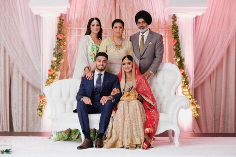 A Gorgeous Engagement With Minimal Decor And Eye-Catching Outfits | WedMeGood Chunni Ceremony Outfit, Punjabi Engagement Look, Punjabi Engagement, Chunni Ceremony, Suit Couple, Sikh Wedding Photography, Indian Wedding Pictures, Punjabi Weddings, Anamika Khanna