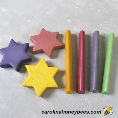 Beeswax Crayons Recipe Tutorial - Carolina Honeybees Beeswax Crayons, Wax Melts Recipes, Natural Wax Melts, Making Crayons, Diy Crayons, Silicone Baking Cups, Melt Recipe, Bee Wax, Recipe Tutorial