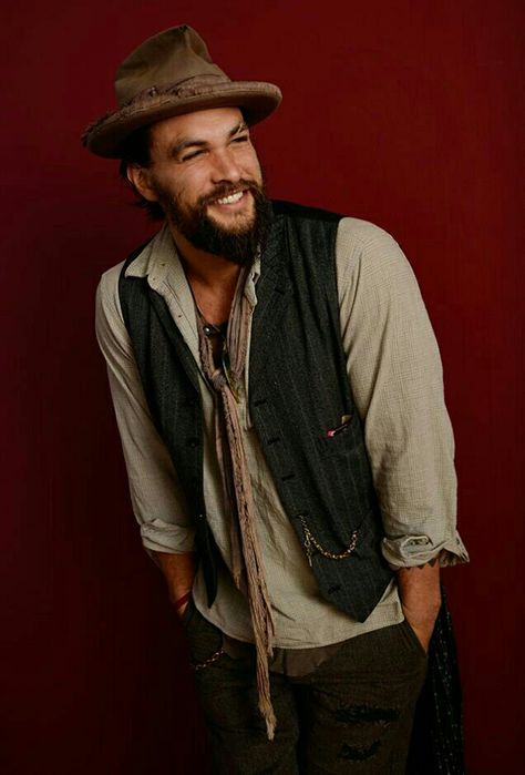 Jason Momoa Boho Men Style, Bohemian Men, Bohemian Style Men, Lisa Bonet, Boho Men, Estilo Rock, Estilo Hippie, Bohemian Aesthetic, Mode Boho