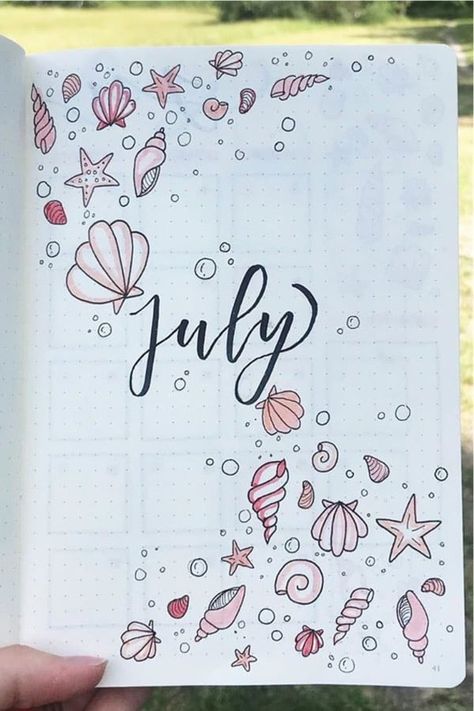 Looking for the perfect summertime layout to try in your bullet journal!? These super cute beach themed weekly spreads, mood trackers, monthly logs and more… will give you some inspiration to get started! #bulletjournalideas #bujospread #bujoideas #bulletjournaltheme Ocean Bullet Journal, Seni Mural, Crazy Laura, Bullet Journal Month, Bullet Journel, Journal Layouts, Bullet Journal Spreads, Creating A Bullet Journal, Bullet Journal Paper