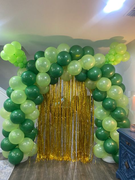 Shrek Homecoming Hallway, Green Balloon Arch Party Ideas, Dino Theme Party Decor, Shrek Themed 21st Birthday, Shrek Themed Food Ideas, Shrek First Birthday Boy, Shriek Party Ideas, Shrek Parfait, Shrek Food Ideas Party