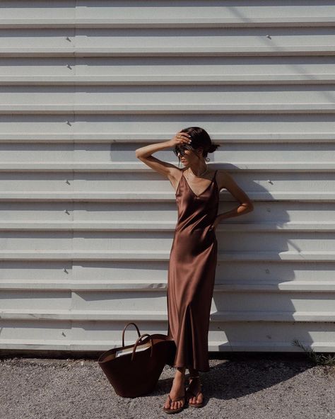 11 Pretty Dress-and-Sandal Outfits to Copy From Our Readers Brown Slip Dress Outfit, Satin Dress Outfit, Brown Slip Dress, 90s Slip Dress, Slip Dress Outfit, Silk Satin Dress, Bridesmaid Dress Styles, Brown Outfit, Camisole Dress