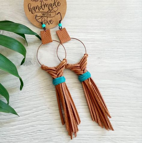 Genuine leather suede fringe earrings for women hand made brown blue red earrings boho tassel hoop long dangle macrame pigtails earrings Boho Leather Jewelry, Awesome Earrings, Diy En Cuir, Diy Earrings Easy, Leather Jewelry Making, Handmade Leather Jewelry, Diy Leather Earrings, Leather Jewelry Diy, Horseshoe Crafts